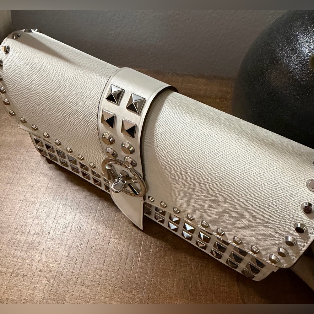 Michael Kors Greenwich Shoulder Bag - Picture 3 of 14